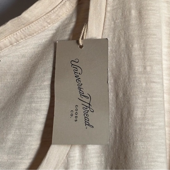 5/$25
NEW with TAGS Universal Thread Goods Co V Neck Tee Cream Short Sleeve 4X - Picture 7 of 8